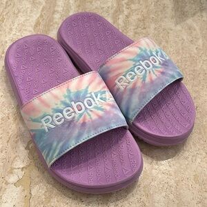 NEW Reebok slides size 3